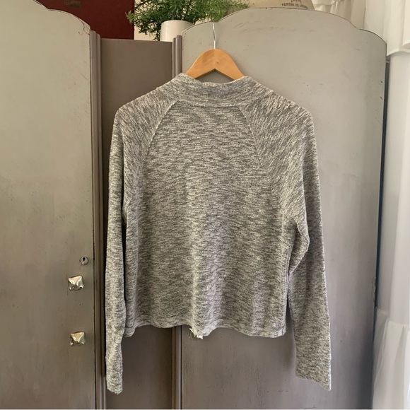Abercrombie & Fitch Gray Women's Knit Top - Picture 5 of 6